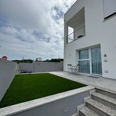 Guest house Artemisia *